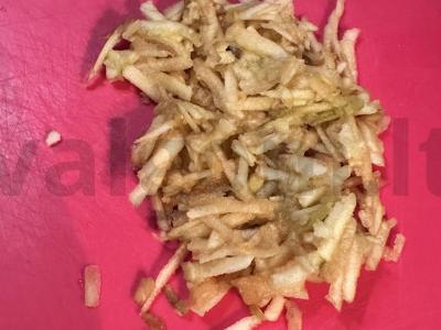 Blynai su soda, džiovintais bananais ir obuoliais Žingsnis 7