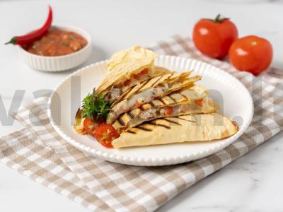 Keksadija su vištiena ir grybais pagrindine nuotrauka