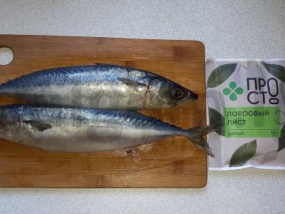 Rūkyta skumbrė ant kriaušių drožlių Žingsnis 1