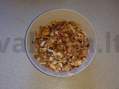 Rūkyta skumbrė ant kriaušių drožlių Žingsnis 5