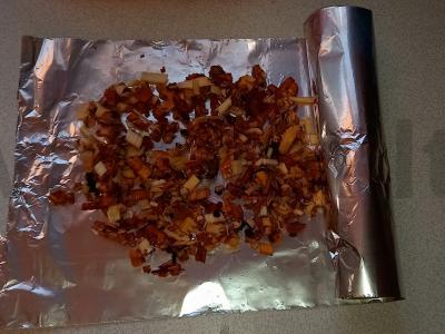 Rūkyta skumbrė ant kriaušių drožlių Žingsnis 6