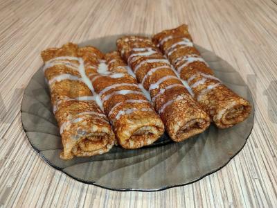 Blynai ant mineralinio vandens ir kefyro pagrindine nuotrauka