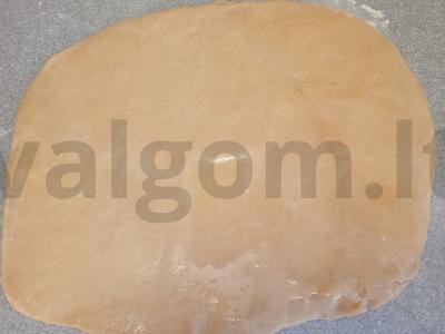 Kepiniai iš mielinės tešlos su malta cinamonu Žingsnis 2