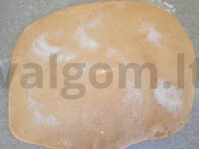 Kepiniai iš mielinės tešlos su malta cinamonu Žingsnis 3