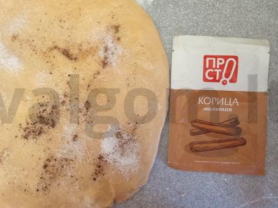 Kepiniai iš mielinės tešlos su malta cinamonu Žingsnis 4