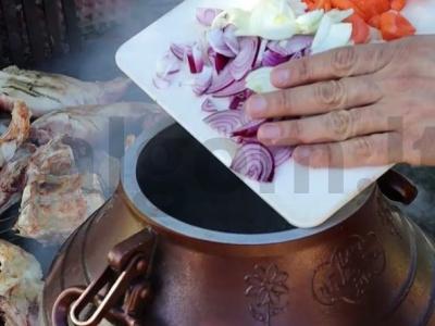 Kailinis triušis su pupelėmis afganų katile Žingsnis 2