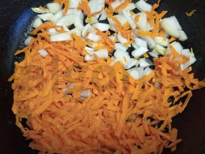 Borsčas ant kalakutienos sultinio su česnakais Žingsnis 5