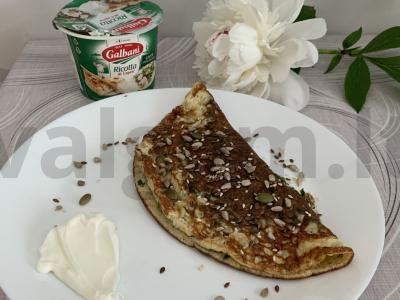 Vasaros omletas su žolelėmis pagrindine nuotrauka