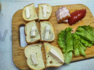 Skrebučiai su šonine ir pomidoru pusryčiams Žingsnis 3