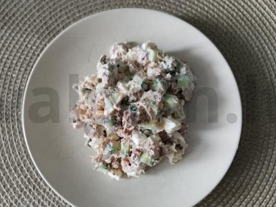 Žuvies salotas pagrindine nuotrauka