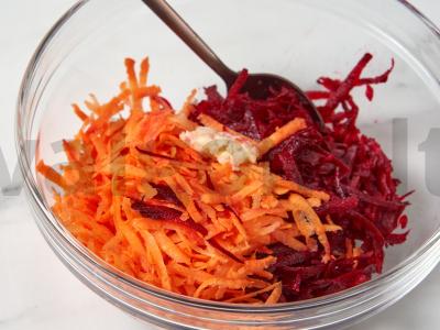 Šviežių morkų ir burokėlių salotos Žingsnis 2