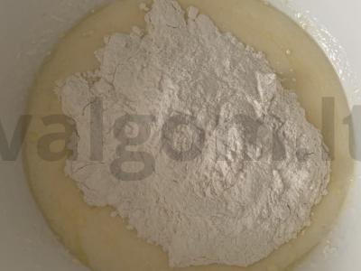 Kefyro keksiukai su abrikosų džemu Žingsnis 3