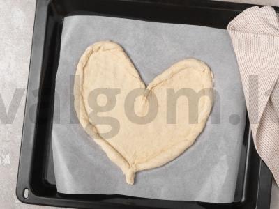 Širdies pica su saliami ir sūriu Žingsnis 7