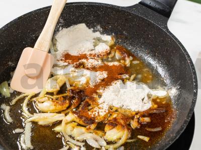 Vištiena su grietine keptuvėje Žingsnis 3