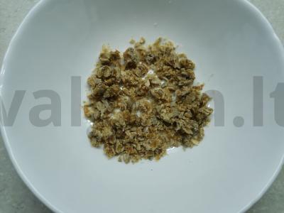 Ledai su sezamo sėklomis ir kondensuotu pienu Žingsnis 1