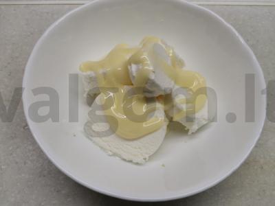 Ledai su sezamo sėklomis ir kondensuotu pienu Žingsnis 3