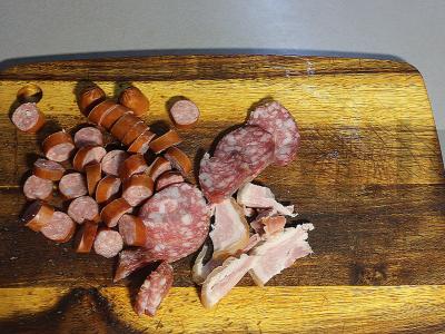 Sotūs kopūstų troškinys su rūkytais mėsos gaminiais Žingsnis 1