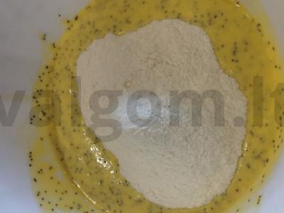 Švelnūs blynai su aguonomis ant minkšto varškės Žingsnis 3