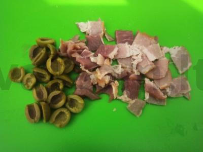 Daržovių salotas su alyvuogėmis ir rūkytu bekonu Žingsnis 4