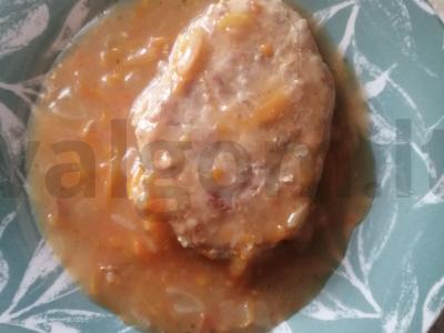 Kotletai daržovių padaže pagrindine nuotrauka