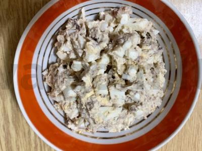 Žuvies salotos pagrindine nuotrauka