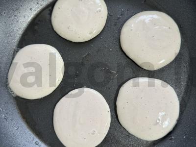 Varškės blynai su mėlynių ir bananų skoniu Žingsnis 3