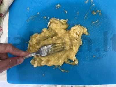 Bananų šokoladinis keksiukas orkaitėje Žingsnis 8