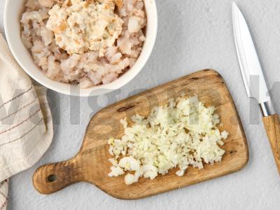 Dietinės garuose virtos žuvies kotletai Žingsnis 3