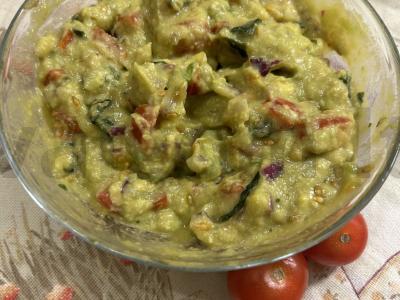 Guacamole padažas nachos pagrindine nuotrauka