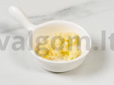 Vištienos guliašas Žingsnis 3