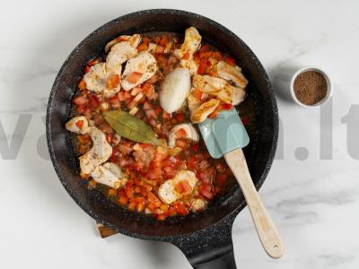 Vištienos guliašas Žingsnis 7