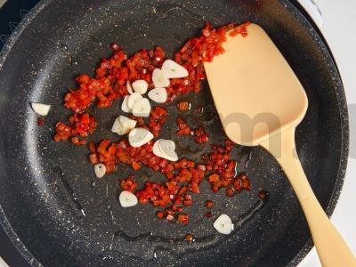 Namų vištienos ritinys su sūriu ir saldžiaisiais pipirais Žingsnis 4