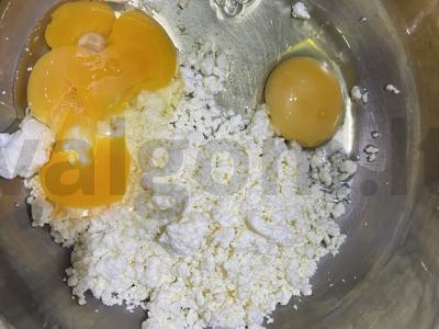 Kreminis pyragas su razinom arbatai Žingsnis 1