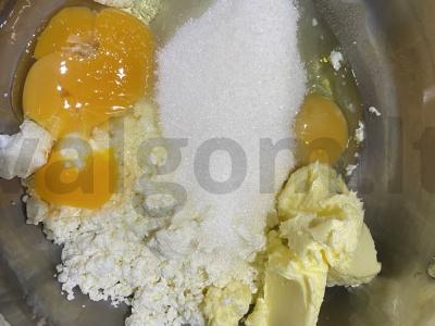 Kreminis pyragas su razinom arbatai Žingsnis 2