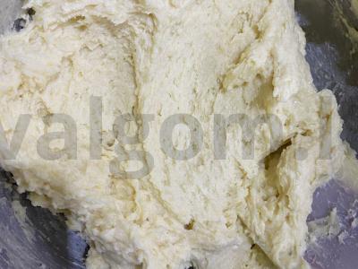 Kreminis pyragas su razinom arbatai Žingsnis 6