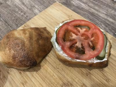 Kiaušinių burgeris su keptu kiaušiniu ir čederio sūriu Žingsnis 2