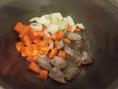 Laghmanas su kalakutiena ir daržovėmis vakarienei Žingsnis 4