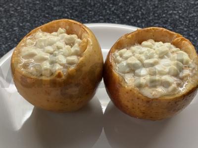 Obuoliai, kepti su varške ir mandarinais pagrindine nuotrauka