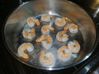 Tagliatelle su grietinėlės padažu, daržovėmis ir tigro krevetėmis Žingsnis 3