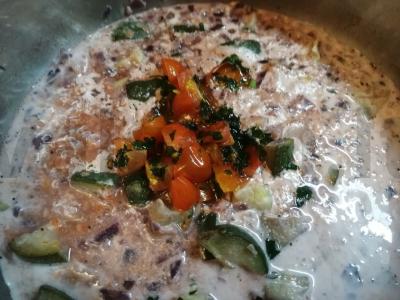 Tagliatelle su grietinėlės padažu, daržovėmis ir tigro krevetėmis Žingsnis 5