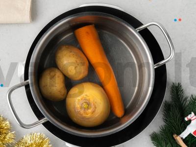 Krabų salotos pagal „Laimės ironiją“ Žingsnis 1