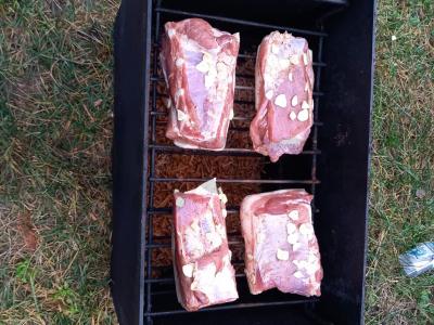 Karštai rūkyta kiaulienos krūtinėlė Žingsnis 5