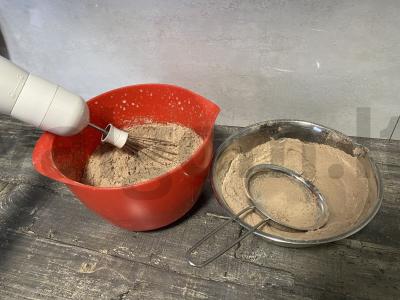 Šokoladiniai keksiukai su pieniniu šokoladu Žingsnis 5