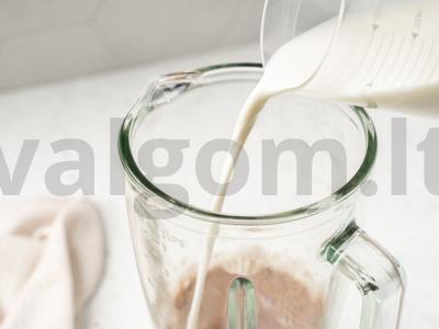 Pieno kokteilis su šokoladiniu ledais Žingsnis 3