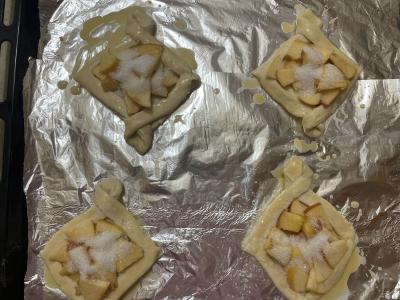 Sluoksniuotos valtelės su keptais obuolių skiltelėmis Žingsnis 15