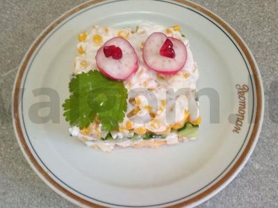 Salotas su langustinu ir kukurūzais pagrindine nuotrauka