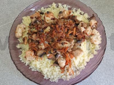 Kalakutienos filė su daržovėmis, grybais ir kuskuso garnyru Žingsnis 10