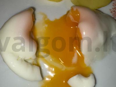 Kiaušinis poštu mikrobangų krosnelėje pagrindine nuotrauka