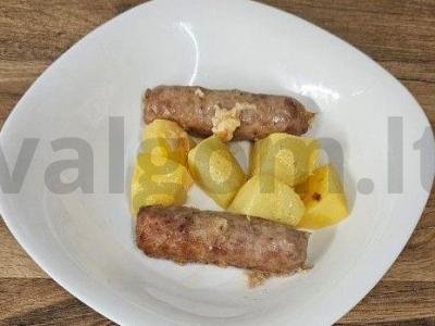 Skani vakarienė su bulvėmis, sūriu ir dešrelėmis pagrindine nuotrauka