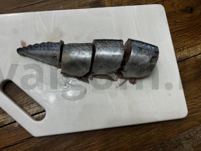 Kepta skumbrė su svogūnais garstyčių-majonezo marinate Žingsnis 2